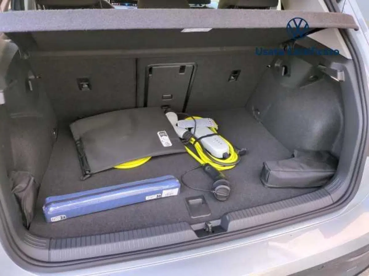 Volkswagen Golf nuova a Avellino (11)