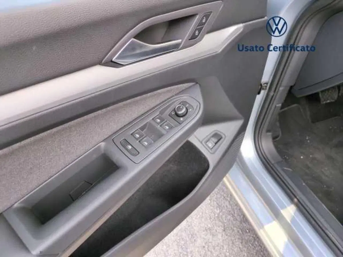 Volkswagen Golf nuova a Avellino (12)