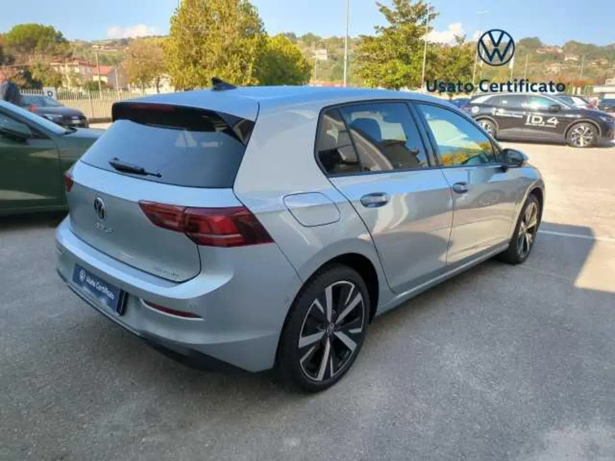 Volkswagen Golf nuova a Avellino (4)