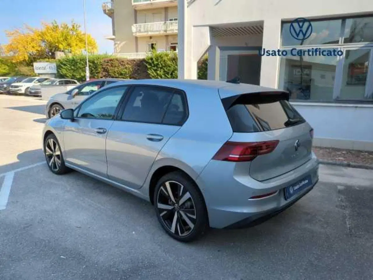 Volkswagen Golf nuova a Avellino (6)