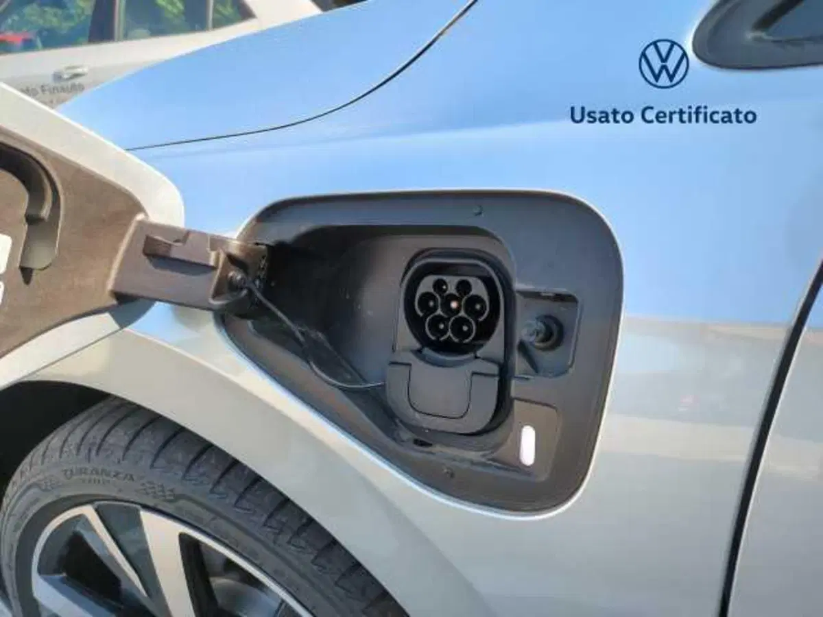 Volkswagen Golf nuova a Avellino (8)