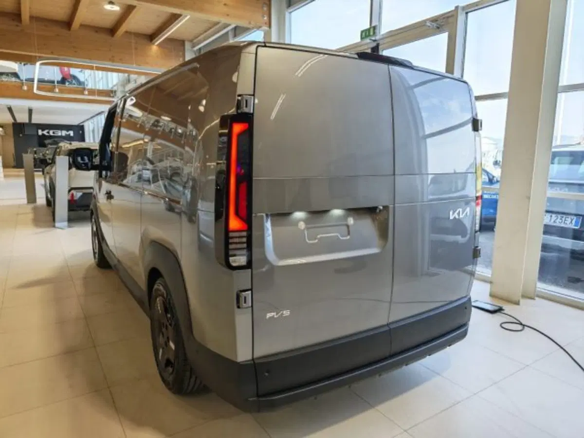 Kia PV5 Furgone nuova a Vicenza (4)