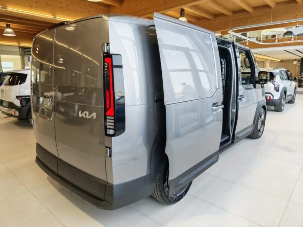 Kia PV5 Furgone nuova a Vicenza (5)