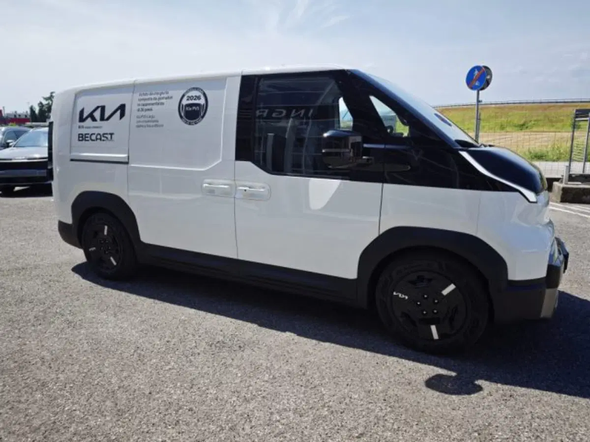 Kia PV5 Furgone usata a Vicenza (3)