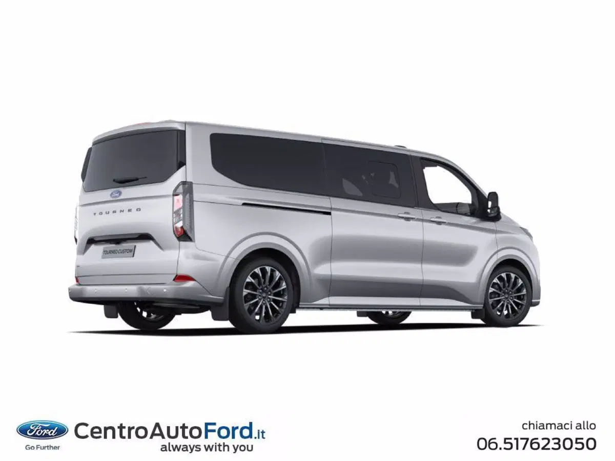 Ford Tourneo Custom nuova a Roma (3)