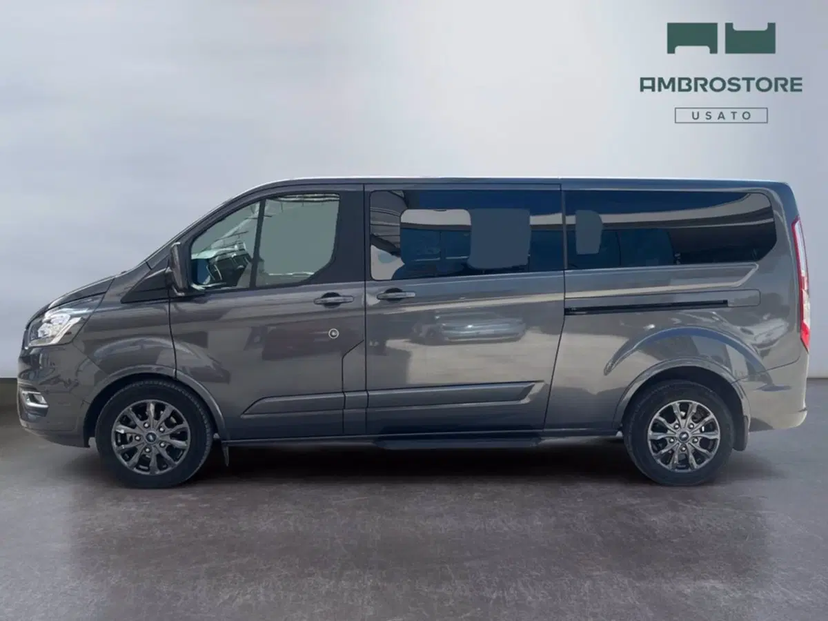 Ford Tourneo Custom usata a Milano (2)