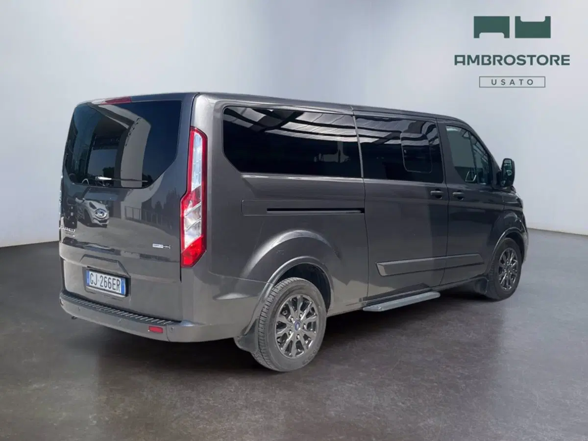 Ford Tourneo Custom usata a Milano (5)