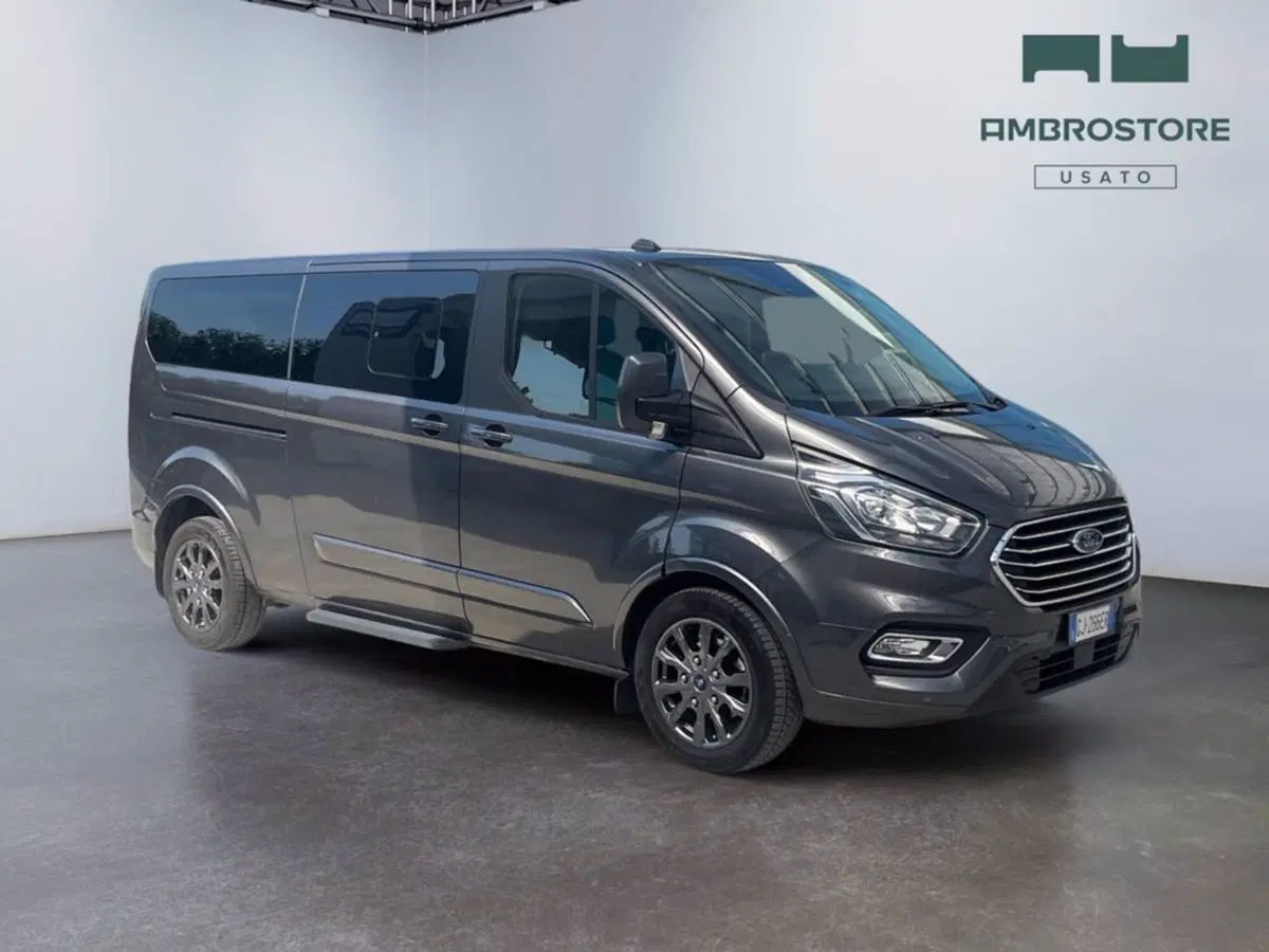 Ford Tourneo Custom usata a Milano (7)