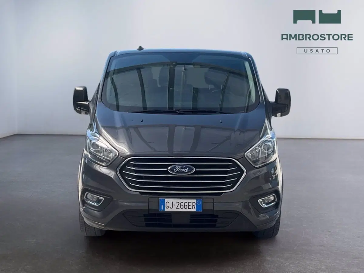 Ford Tourneo Custom usata a Milano (8)