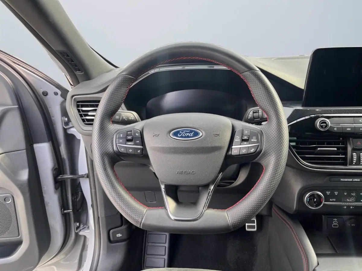 Ford Kuga usata a Milano (13)
