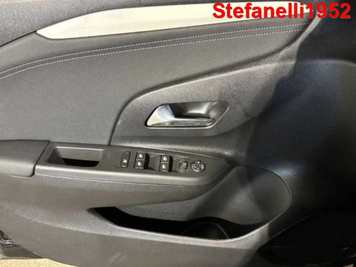 Opel Corsa nuova a Bologna (10)