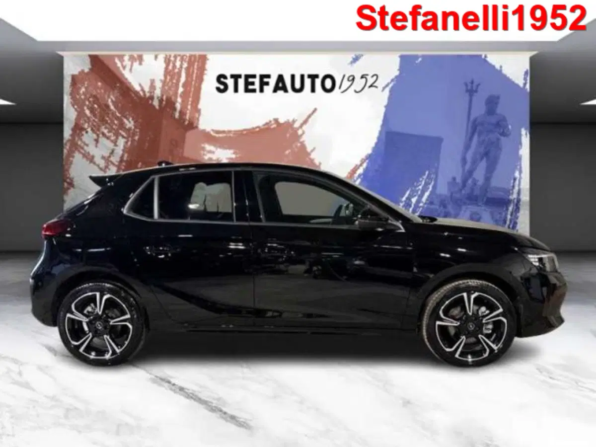 Opel Corsa nuova a Bologna (2)