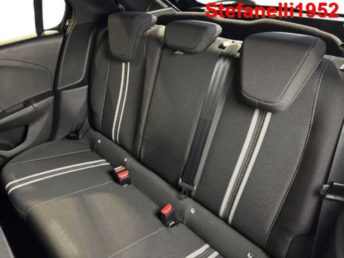 Opel Corsa nuova a Bologna (9)