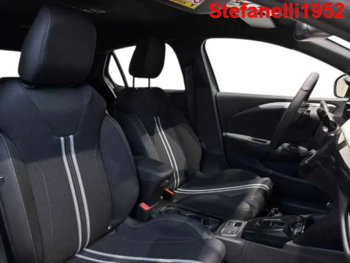 Opel Corsa nuova a Bologna (16)