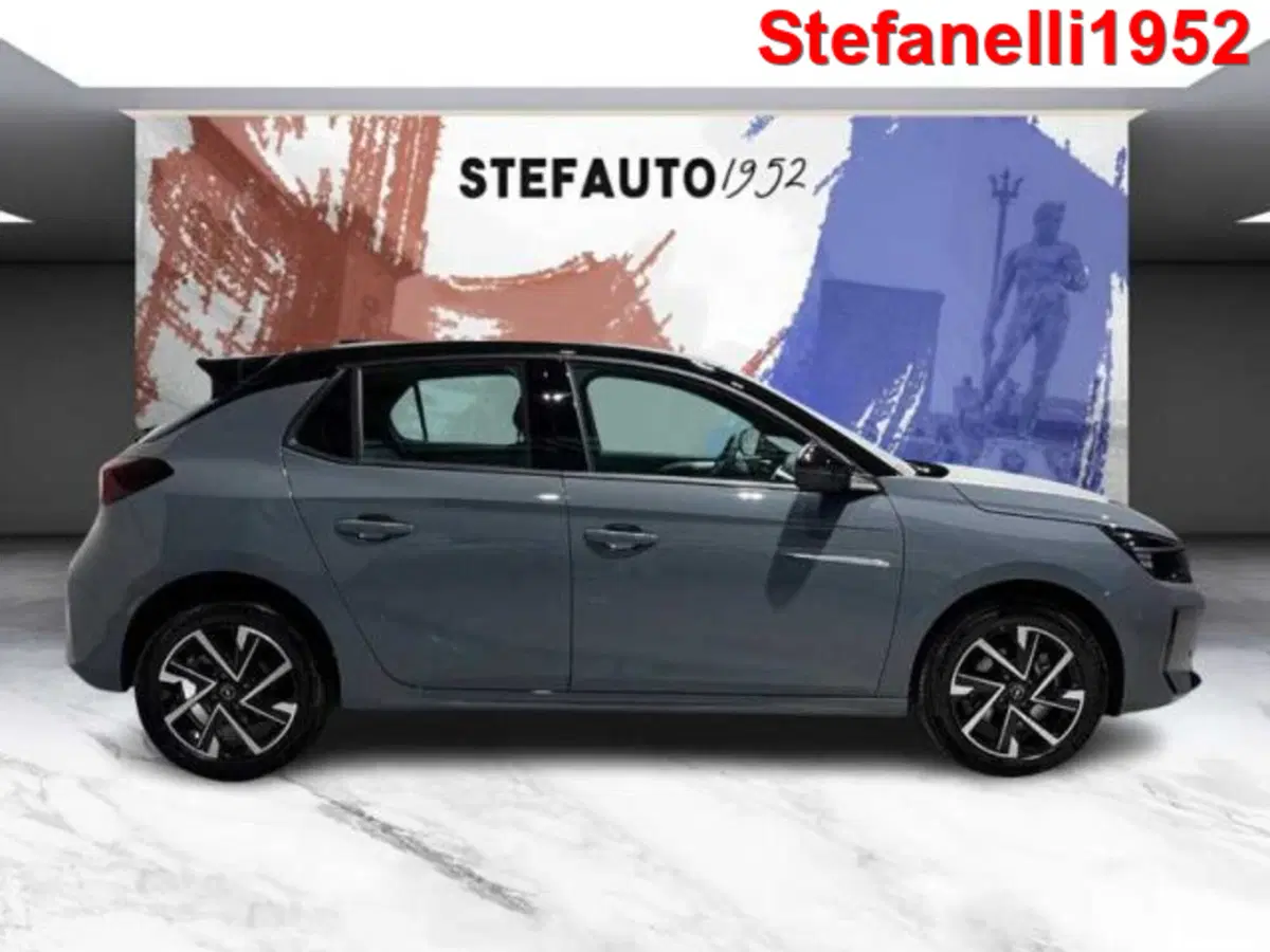 Opel Corsa nuova a Bologna (2)