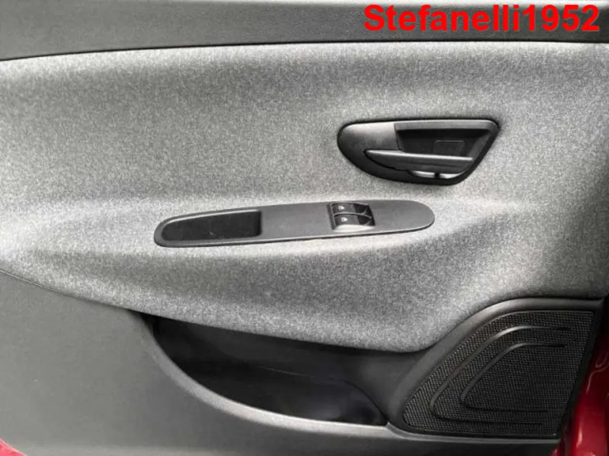 Lancia Ypsilon usata a Bologna (10)