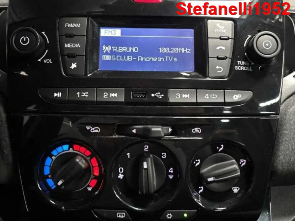 Lancia Ypsilon usata a Bologna (18)