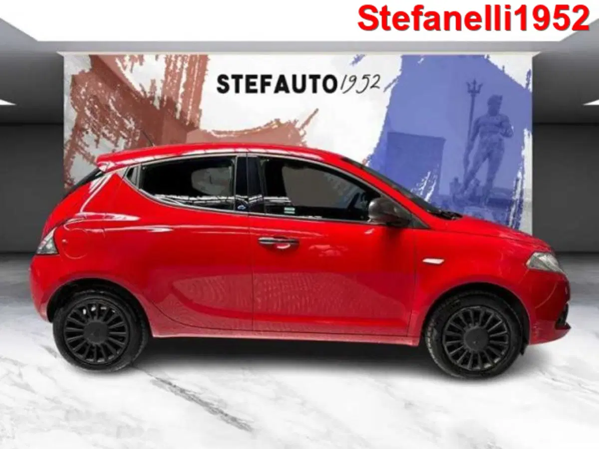 Lancia Ypsilon usata a Bologna (3)
