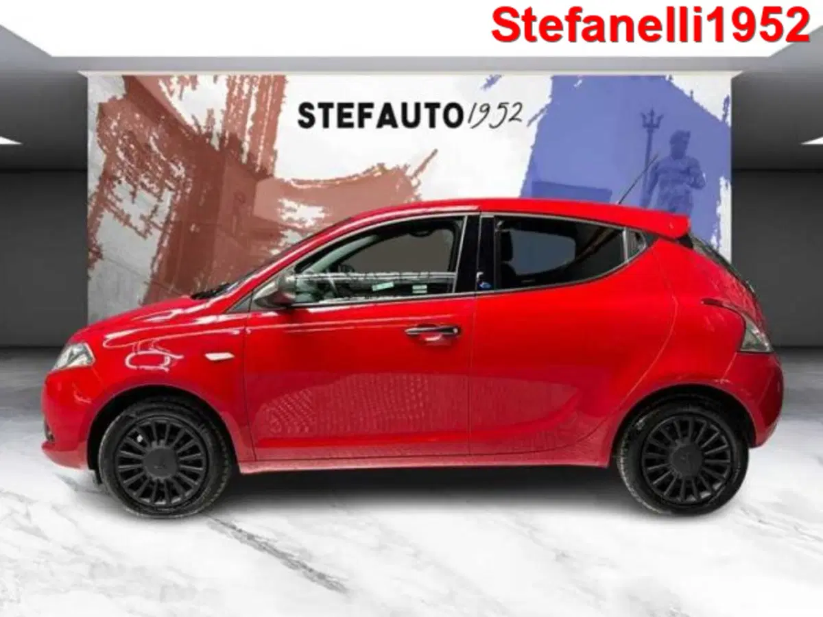 Lancia Ypsilon usata a Bologna (4)