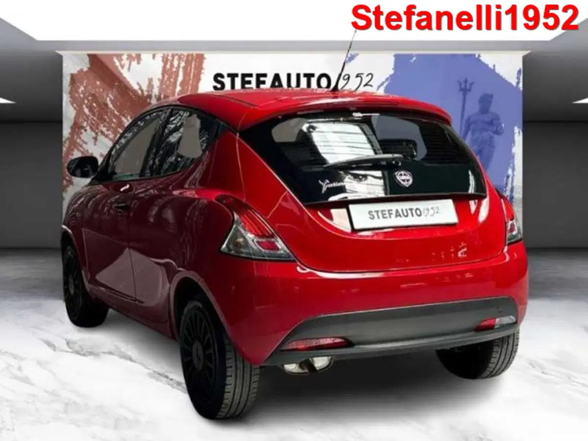 Lancia Ypsilon usata a Bologna (5)