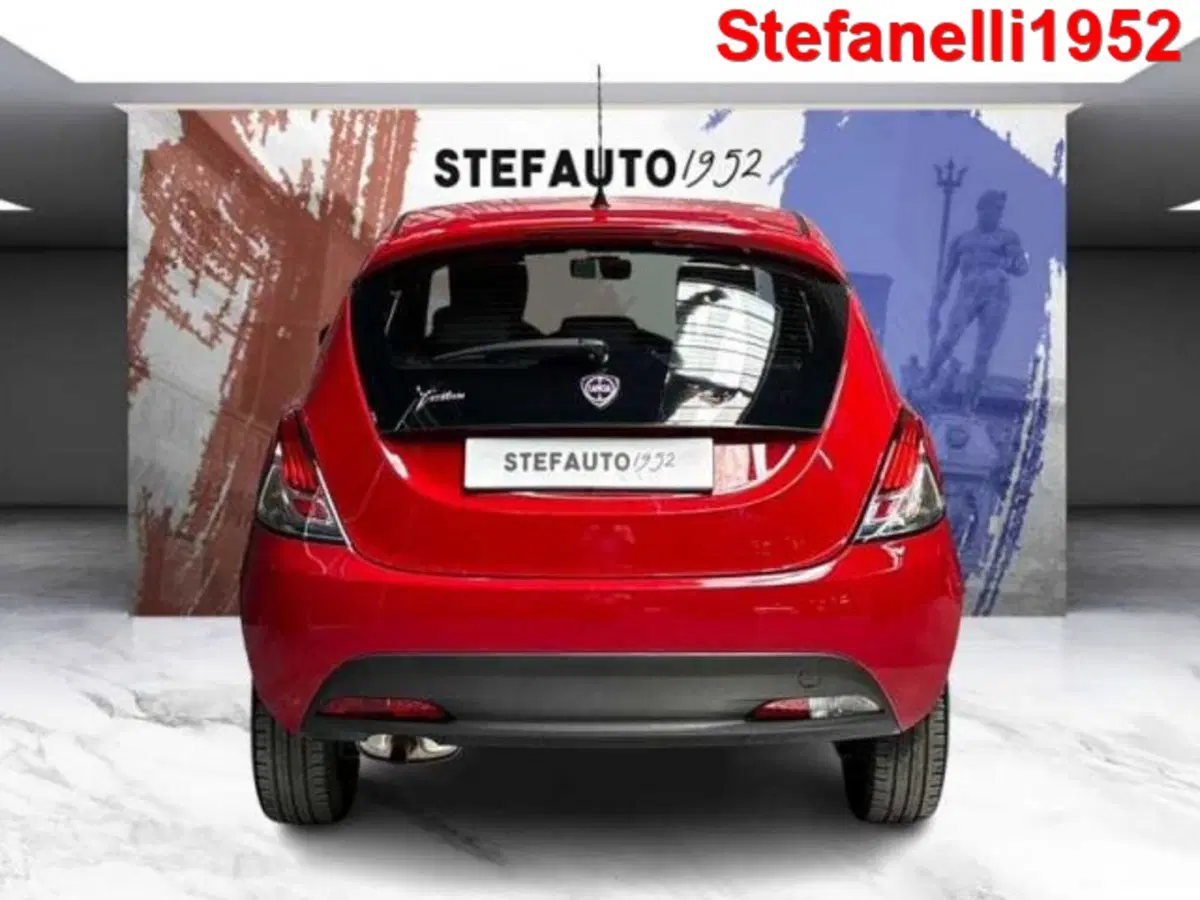 Lancia Ypsilon usata a Bologna (6)