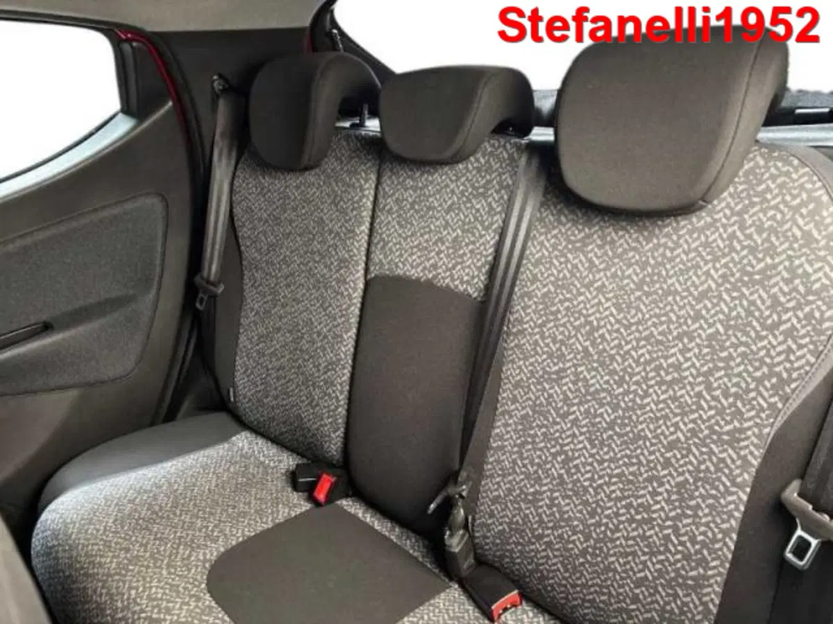 Lancia Ypsilon usata a Bologna (9)