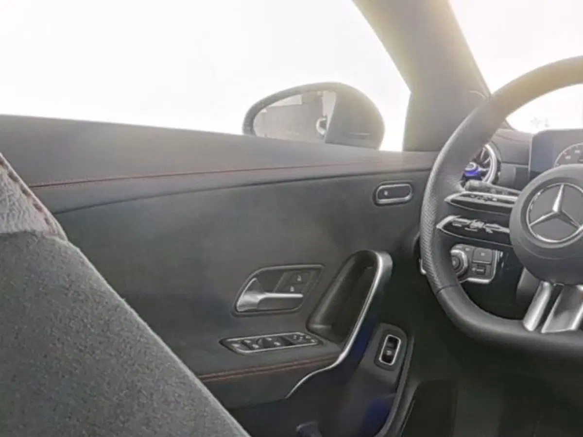 Mercedes-Benz CLA Shooting Brake usata a Milano (5)