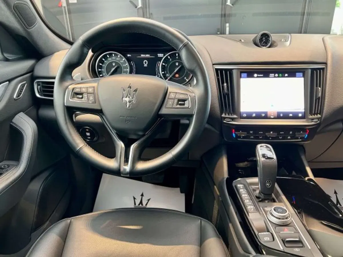 Maserati Levante usata a Torino (14)