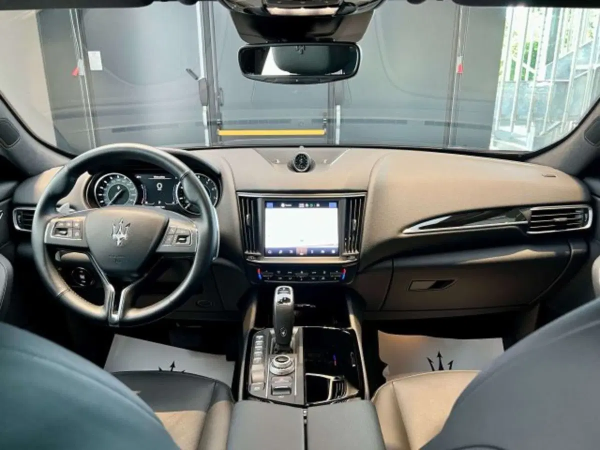 Maserati Levante usata a Torino (15)