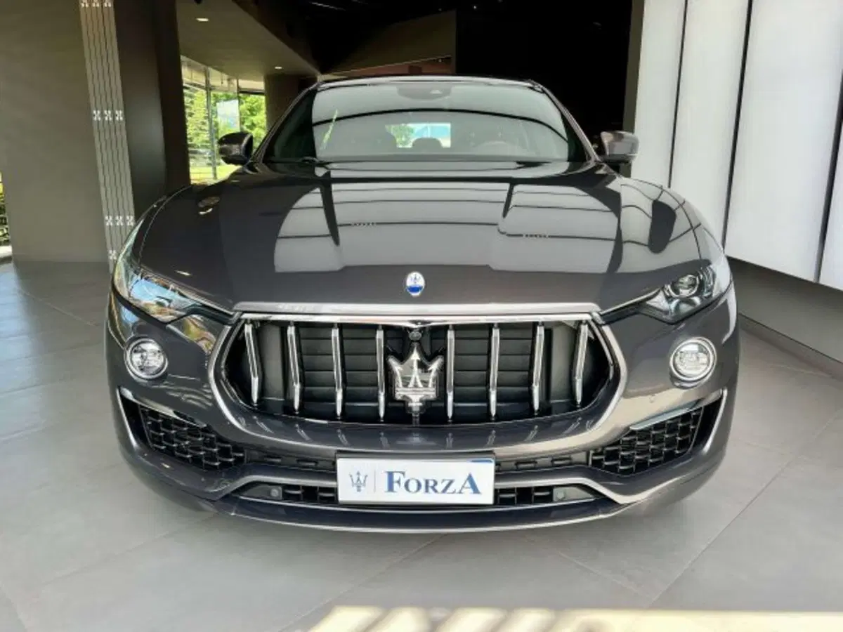Maserati Levante usata a Torino (2)