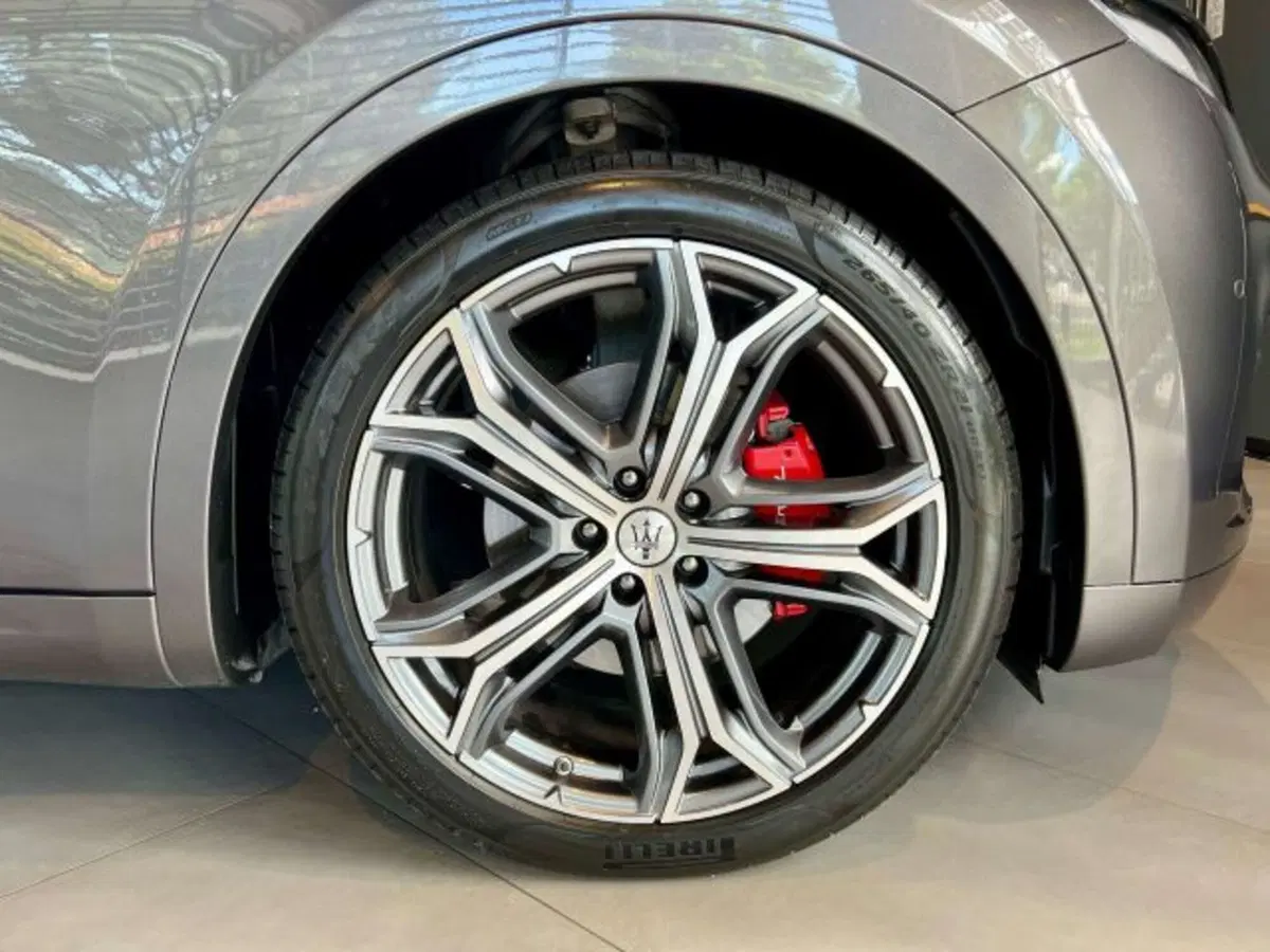 Maserati Levante usata a Torino (4)