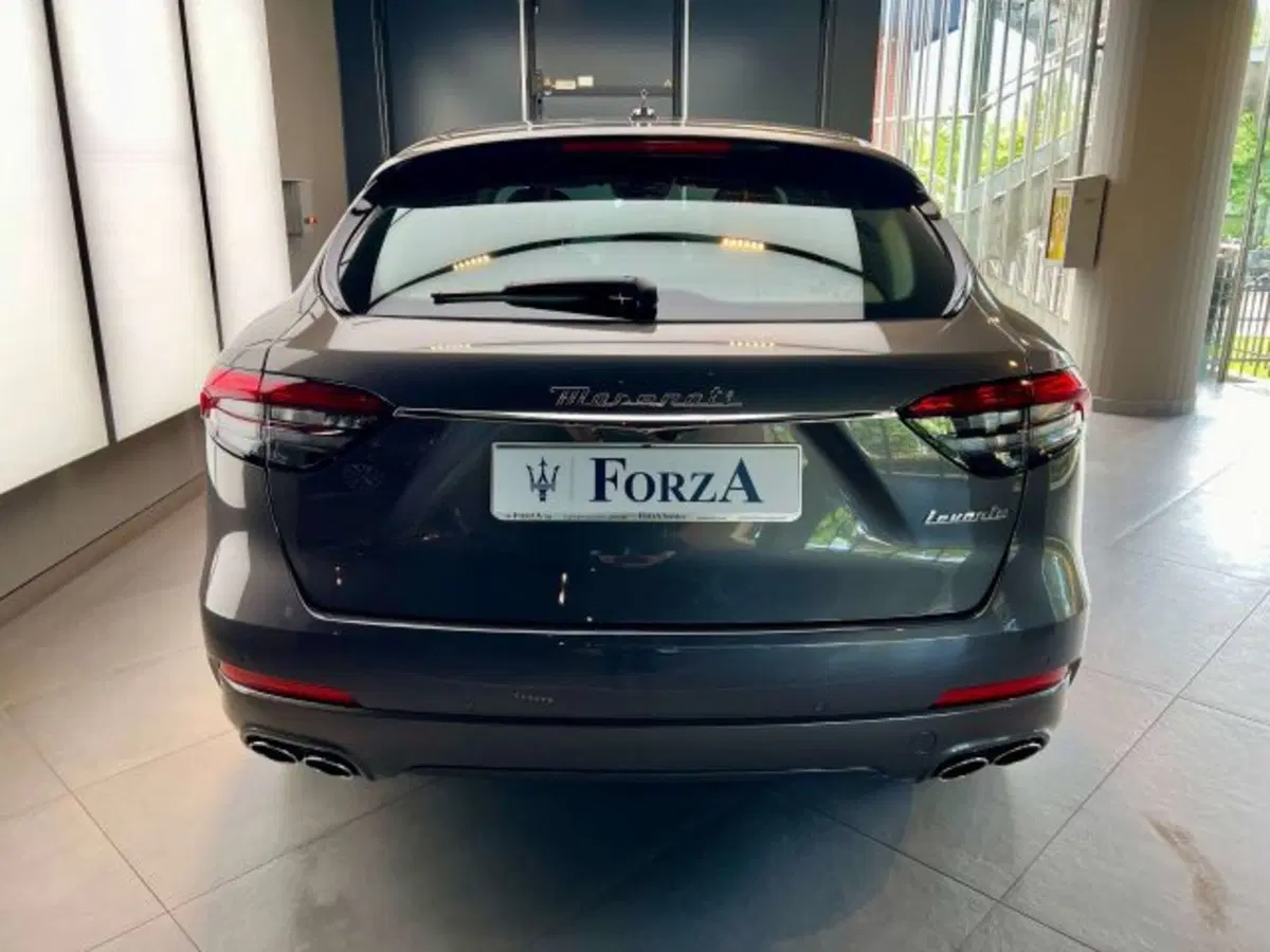 Maserati Levante usata a Torino (7)