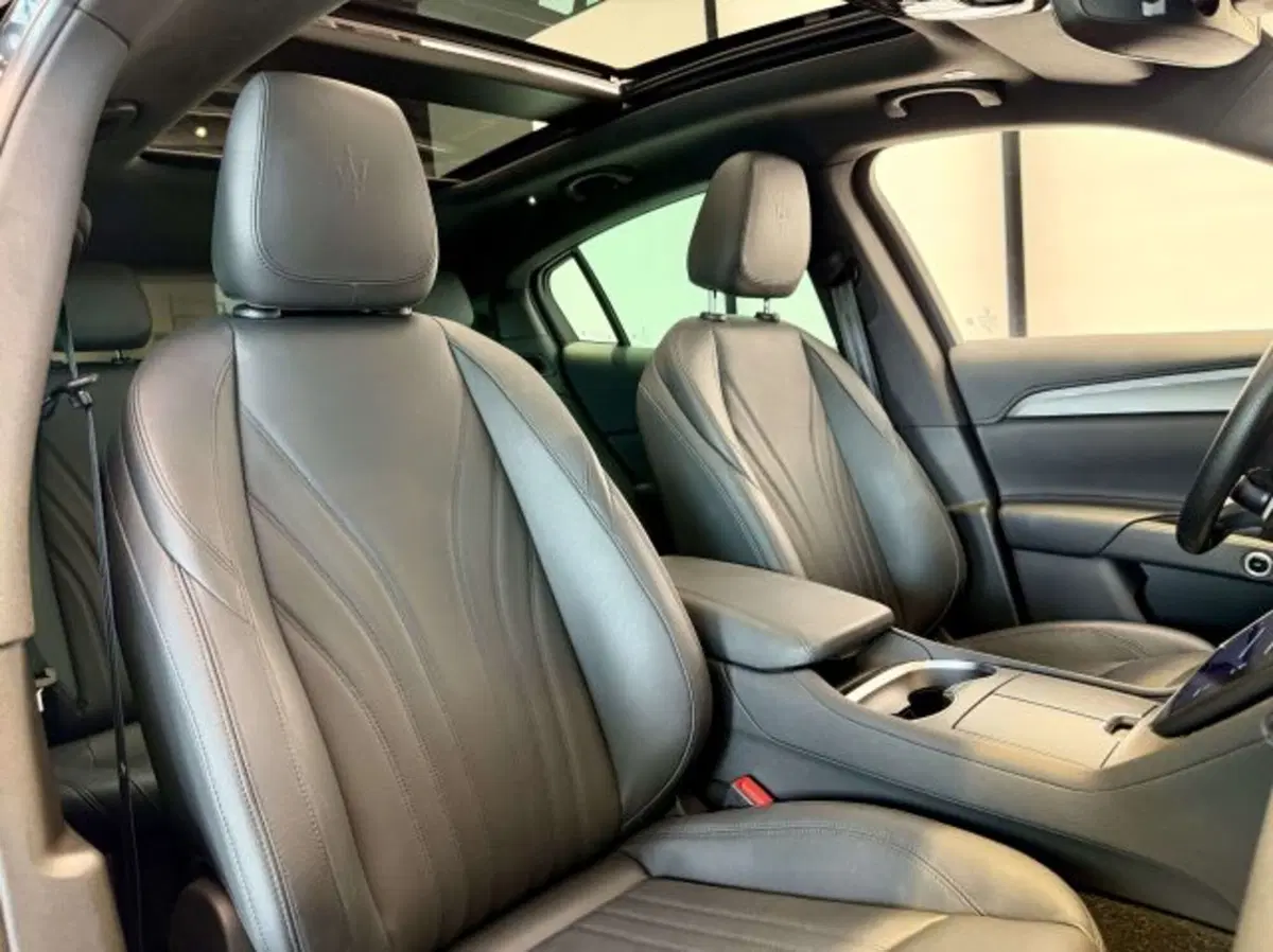 Maserati Grecale usata a Torino (11)