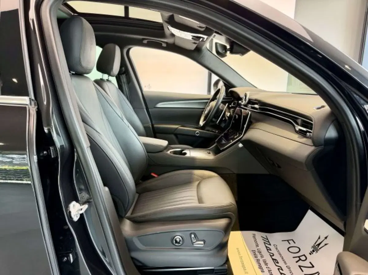 Maserati Grecale usata a Torino (12)