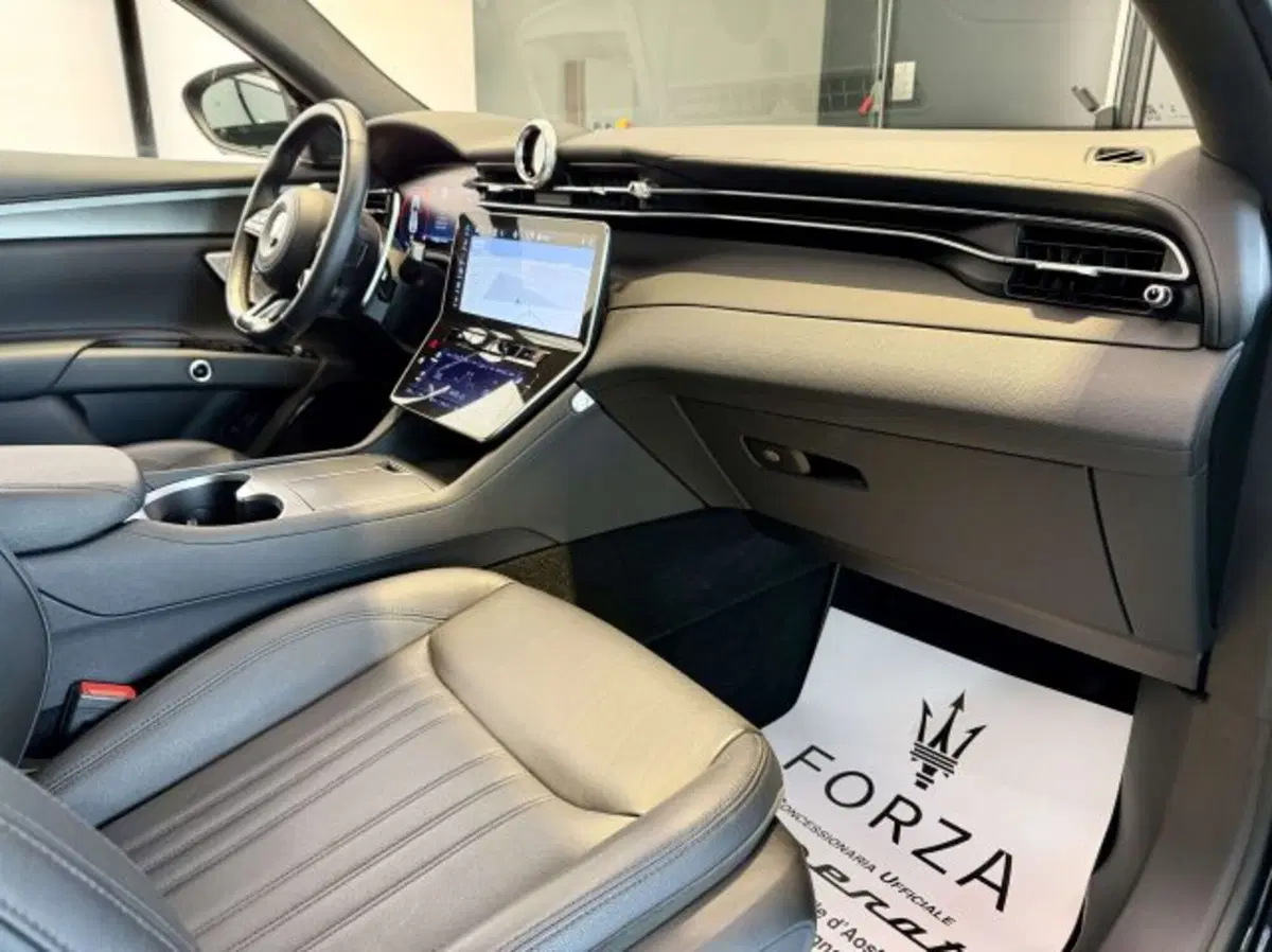 Maserati Grecale usata a Torino (13)