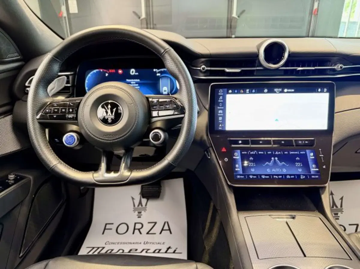 Maserati Grecale usata a Torino (14)