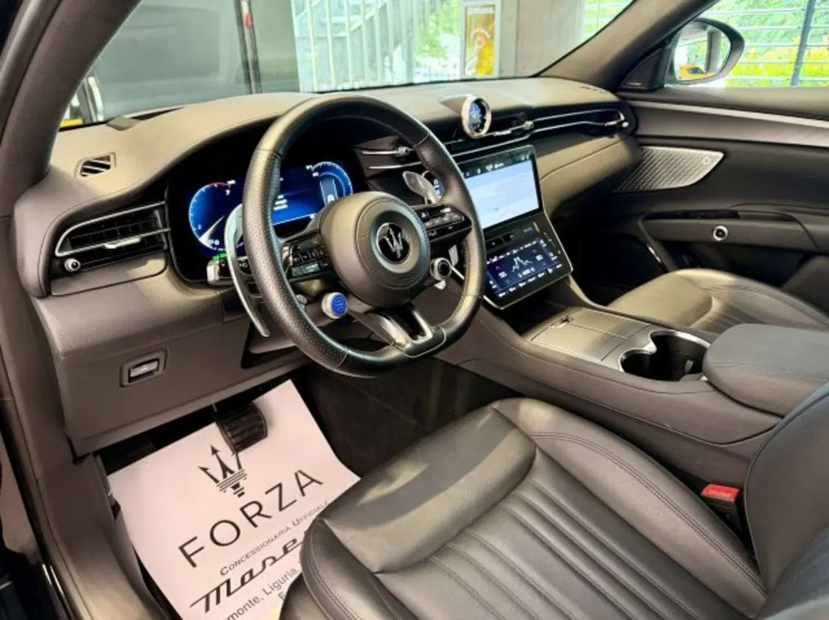 Maserati Grecale usata a Torino (9)
