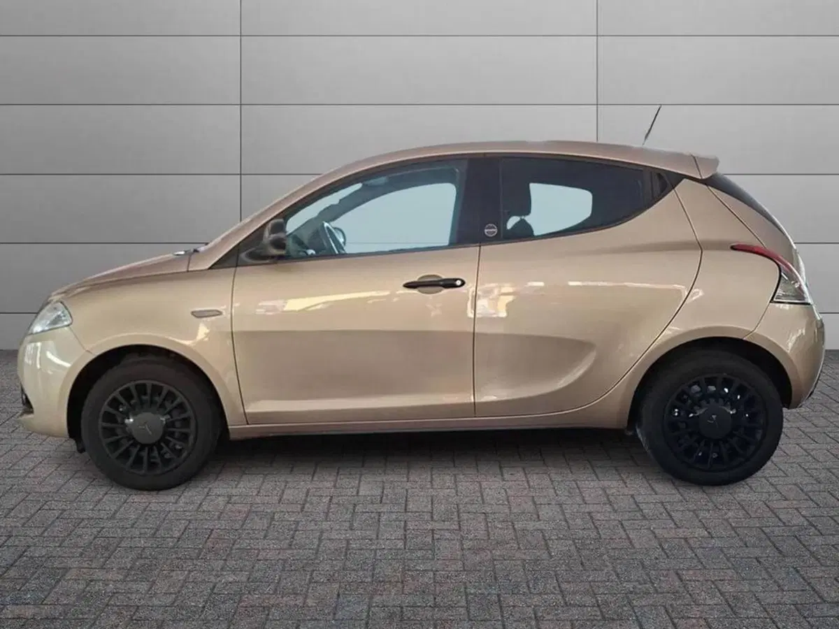 Lancia Ypsilon usata a Torino (4)
