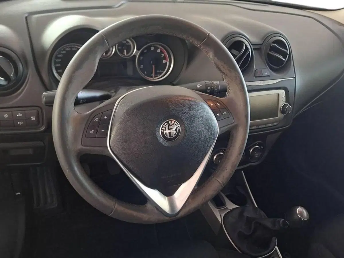 Alfa Romeo MiTo usata a Torino (10)