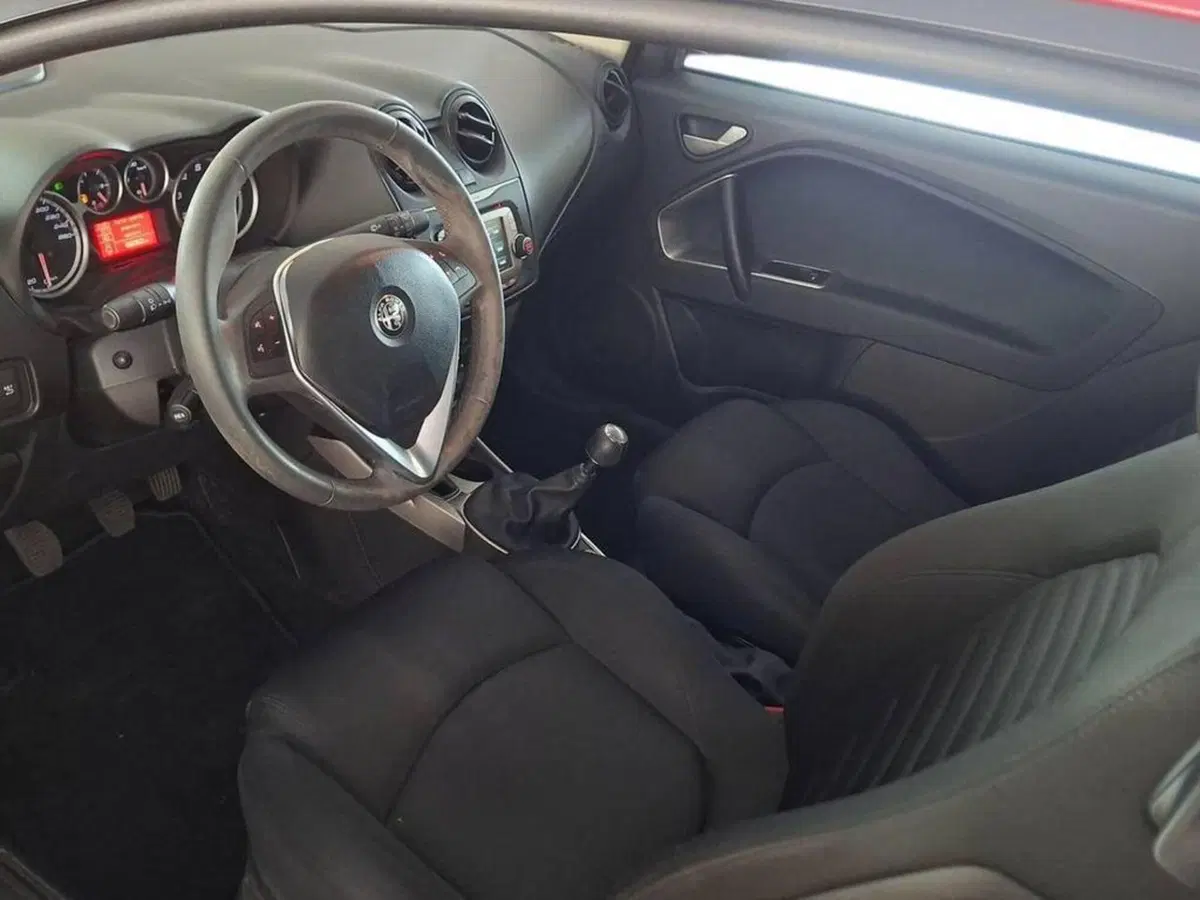 Alfa Romeo MiTo usata a Torino (9)