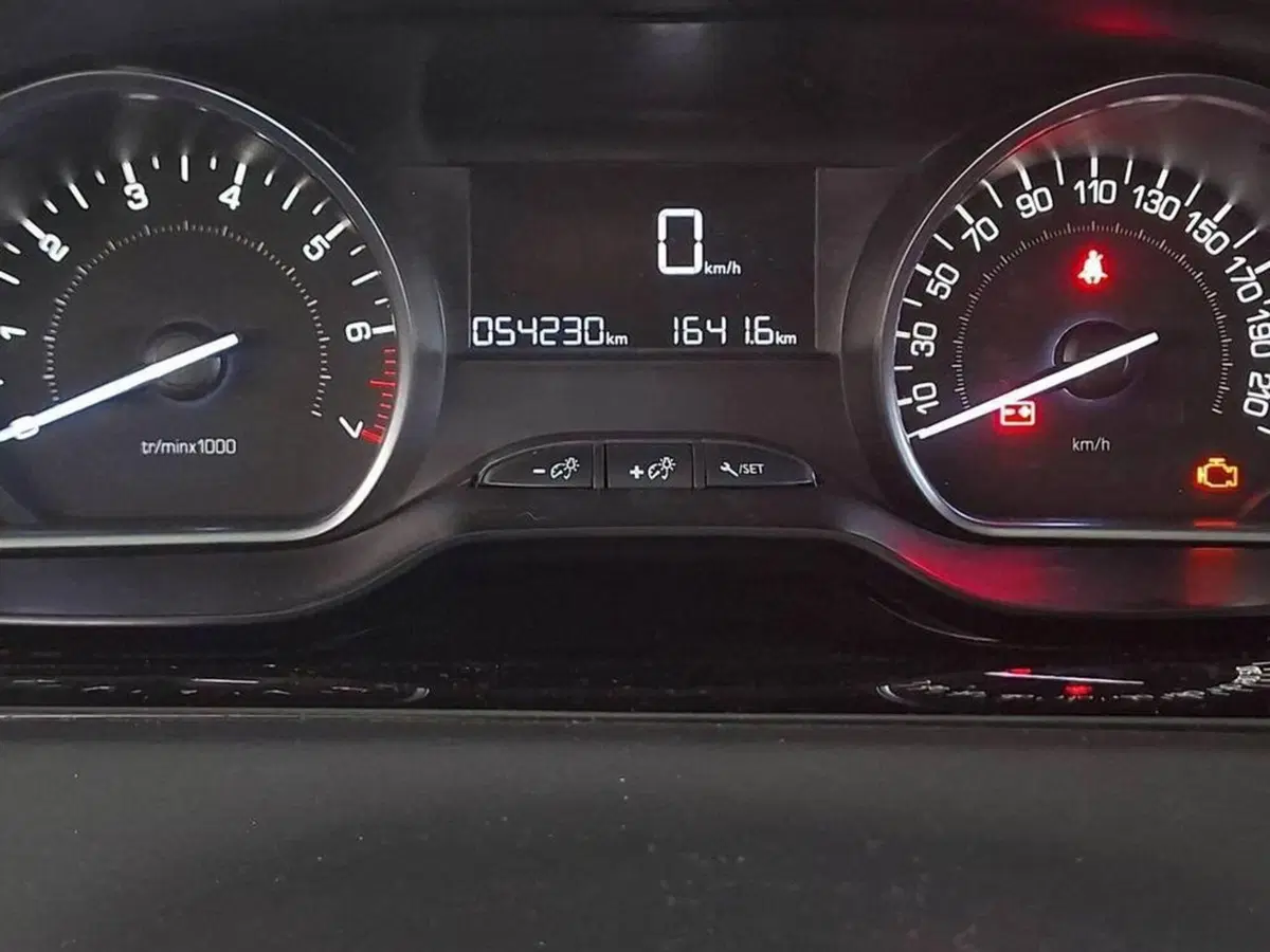 Peugeot 208 usata a Torino (6)