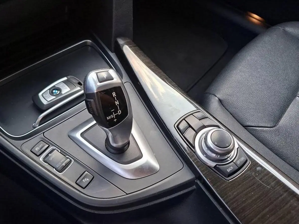 BMW Serie 3 Touring usata a Torino (9)