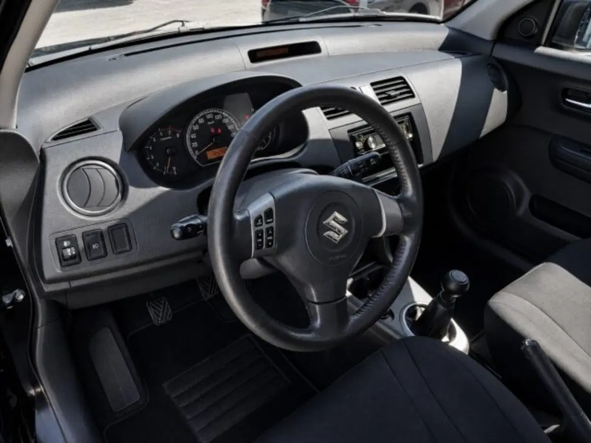 Suzuki Swift usata a Firenze (9)