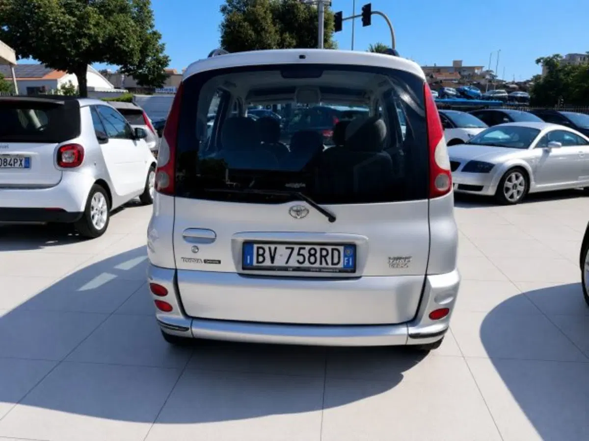 Toyota Yaris usata a Firenze (6)
