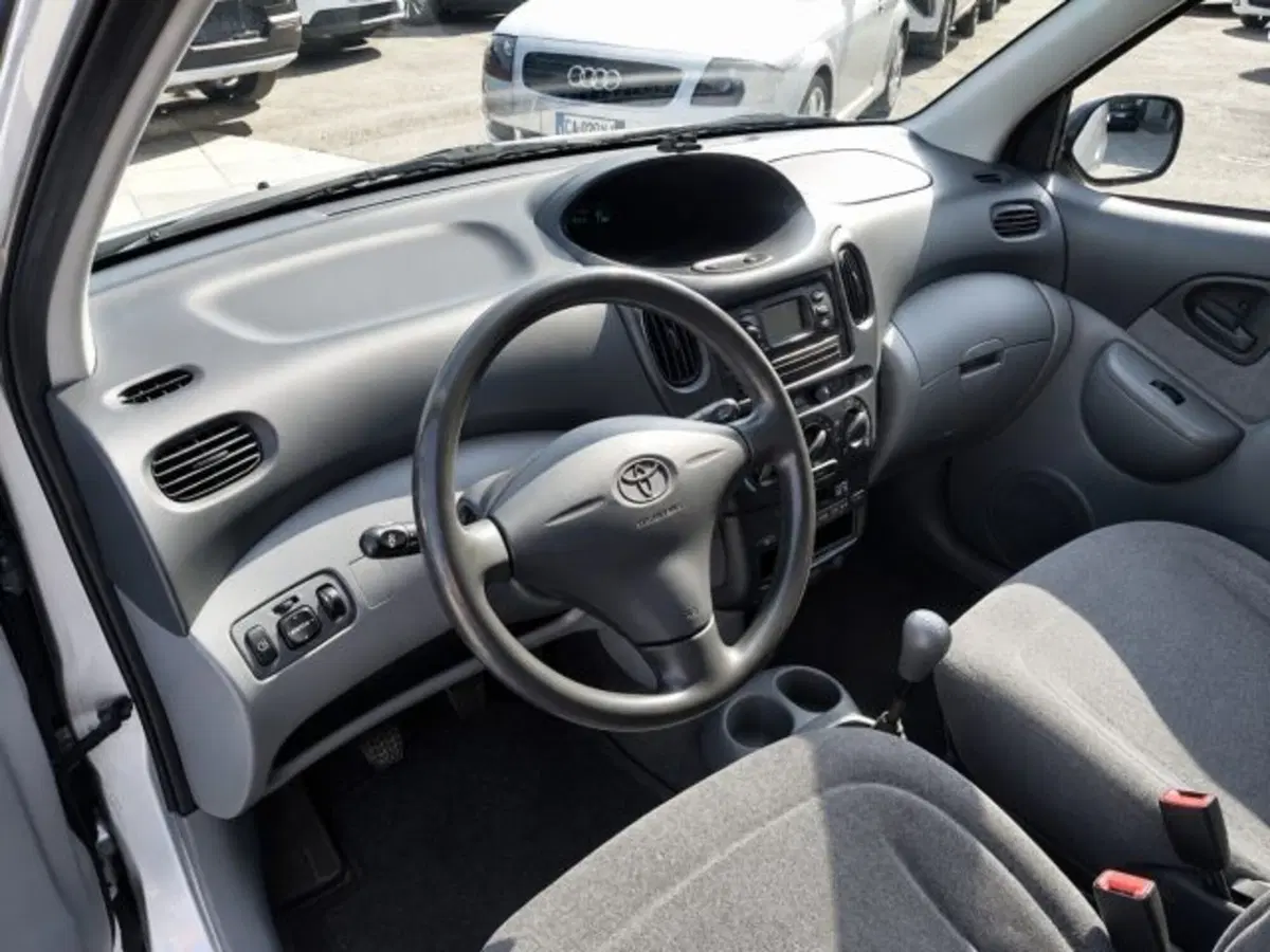 Toyota Yaris usata a Firenze (9)
