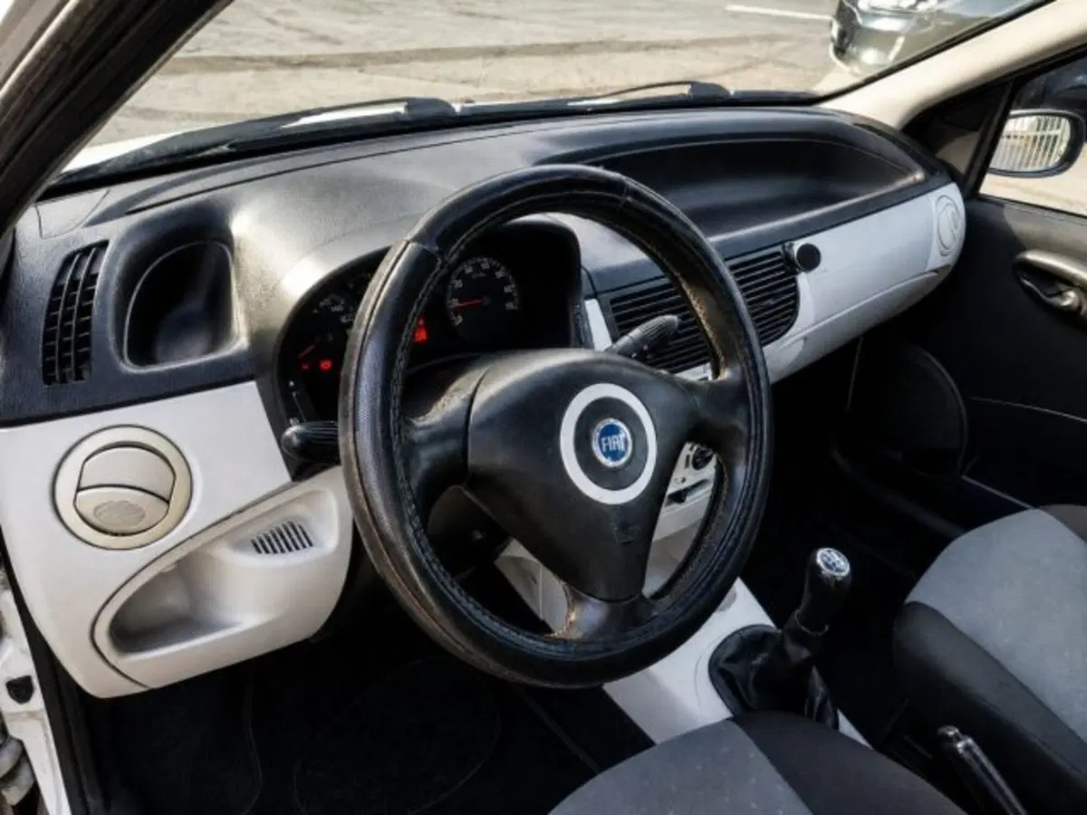 Fiat Punto usata a Firenze (10)