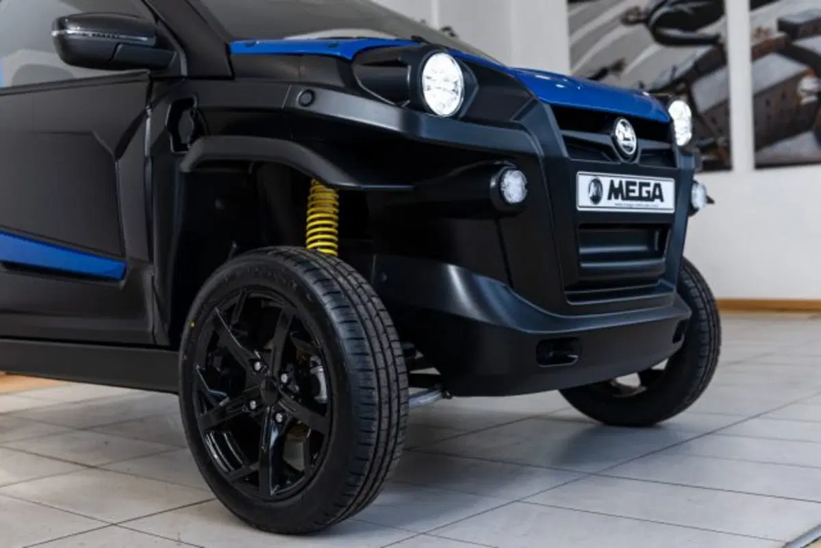 Aixam Mega e Scouty nuova a Firenze (2)