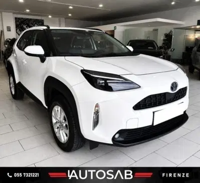 Toyota Yaris Cross 1.5h GR Sport Black Sky fwd 116cv e-cvt del 2023 usata a Firenze