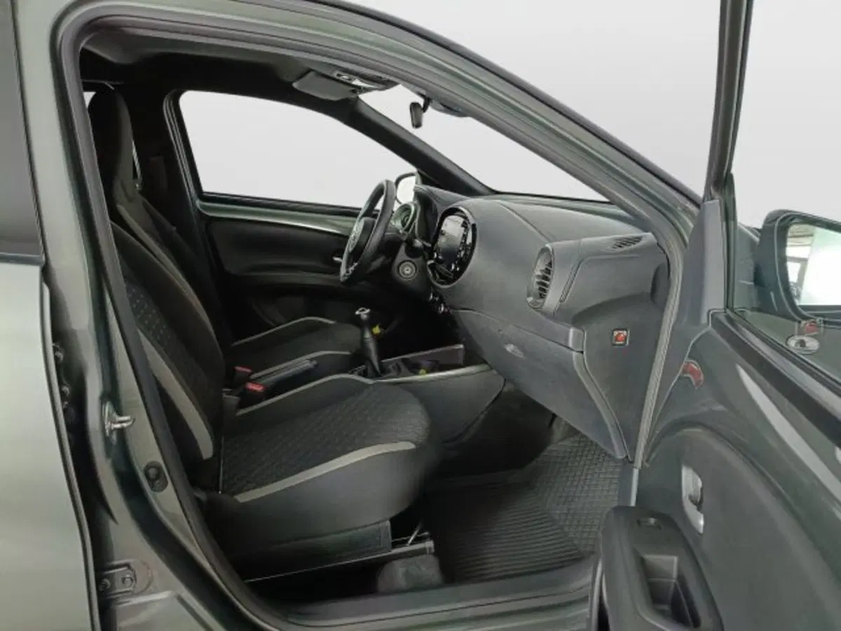 Toyota Aygo X usata a Teramo (11)