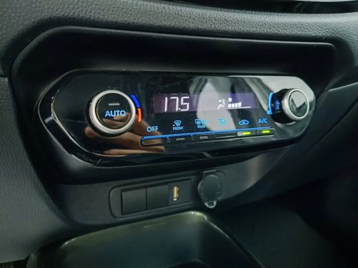 Toyota Aygo X usata a Teramo (13)
